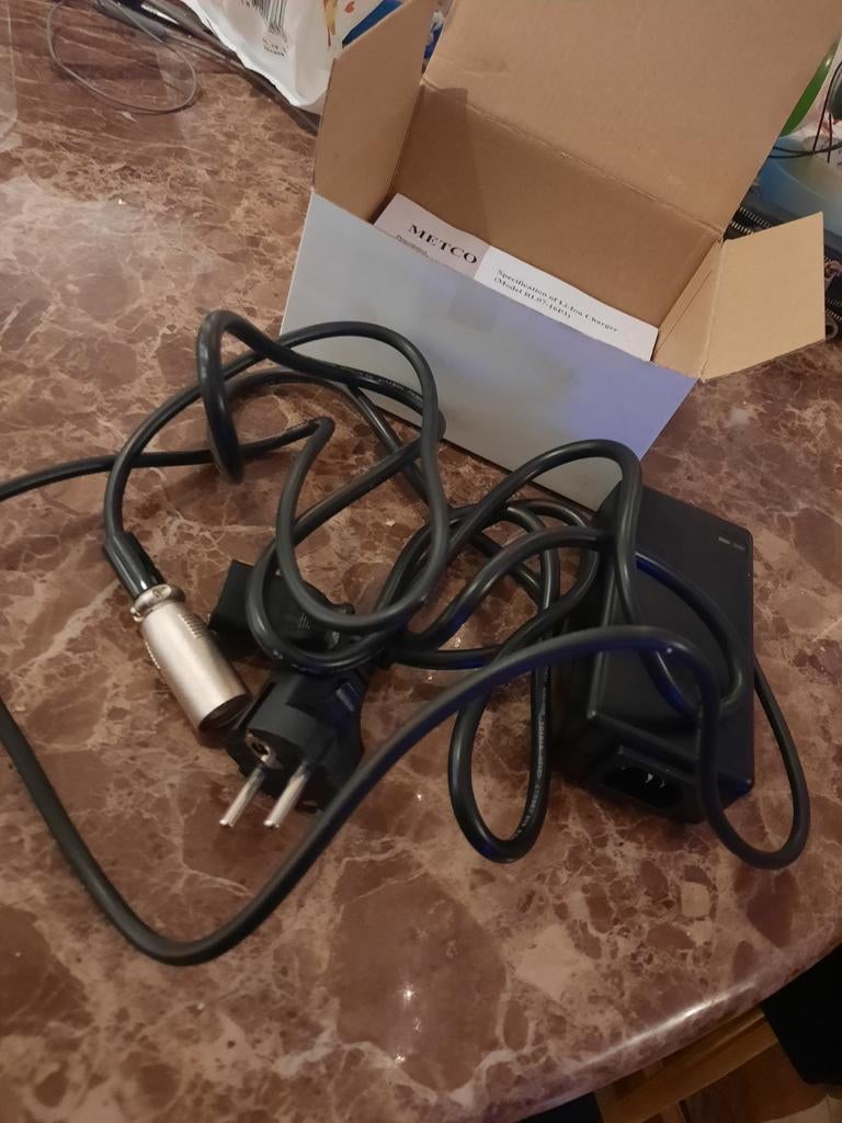 Accu lader electrische fiets 3 pins nieuw, Ophalen of Verzenden, Nieuw, Overige merken
