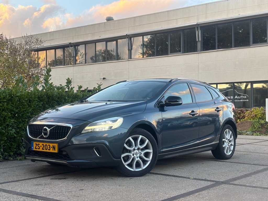 Volvo V40 Cross Country 1.5 T3 Polar+ Luxury | ZS-203-N, Euro 6, 4 cilinders, 700 kg, Blauw