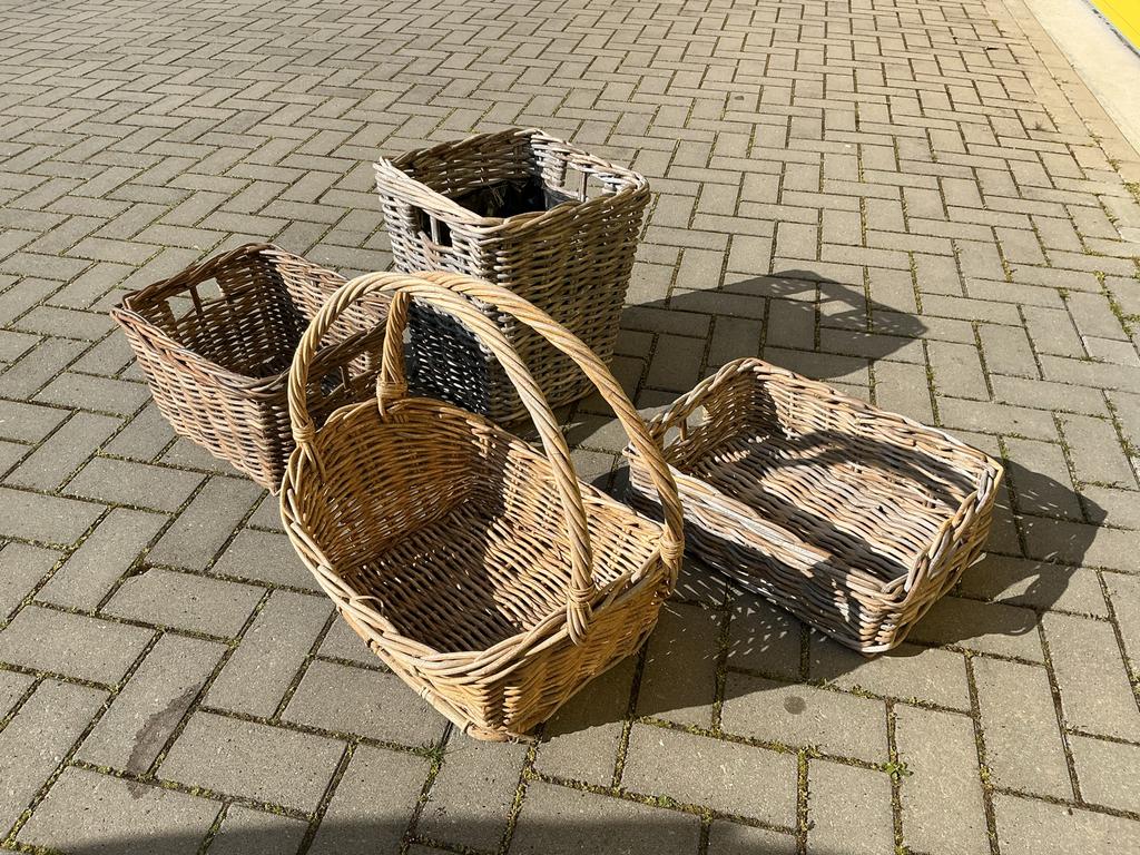Gevlochten pitriet manden in diverse maten, Huis en Inrichting, Woonaccessoires | Schalen en Manden, Ophalen, Gebruikt, Mand, Riet