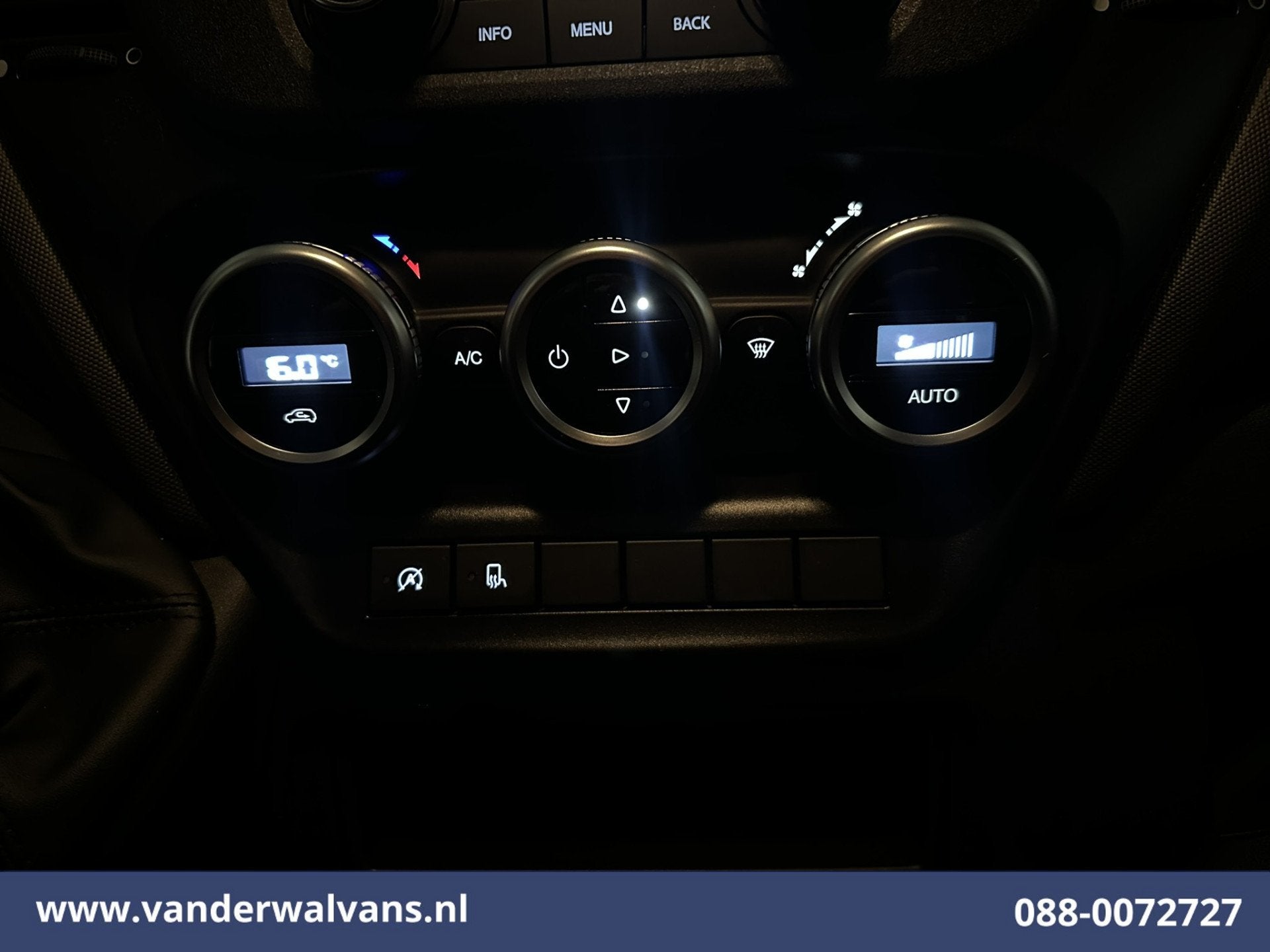 Iveco Daily 35S16 157pk L3H2 Euro6 Airco | 3500kg trekvermog, Auto's, Dealer onderhouden, Gebruikt, Iveco, 11 km/l