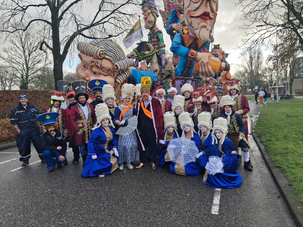 Mooie grote koninklijke loopgroep, Ophalen, Carnaval, Maat 46/48 (XL) of groter, Zo goed als nieuw