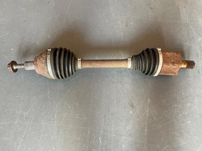 Aandrijfas links-voor van een Volkswagen Golf, Auto-onderdelen, Gebruikt, -, Volkswagen, -