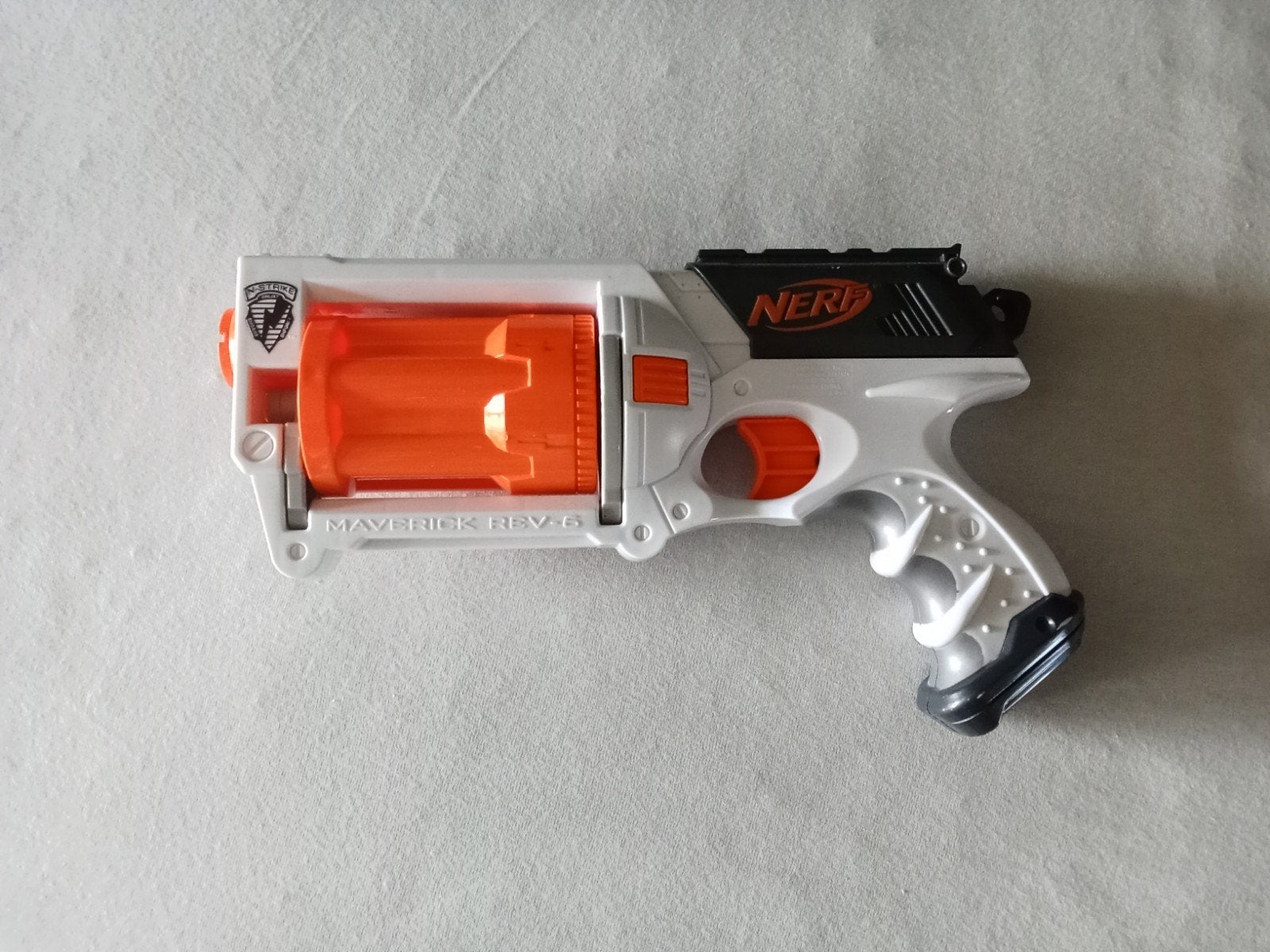 Nerf Maverick REV‑6 2004 | Witte Variant, Ophalen of Verzenden, Gebruikt
