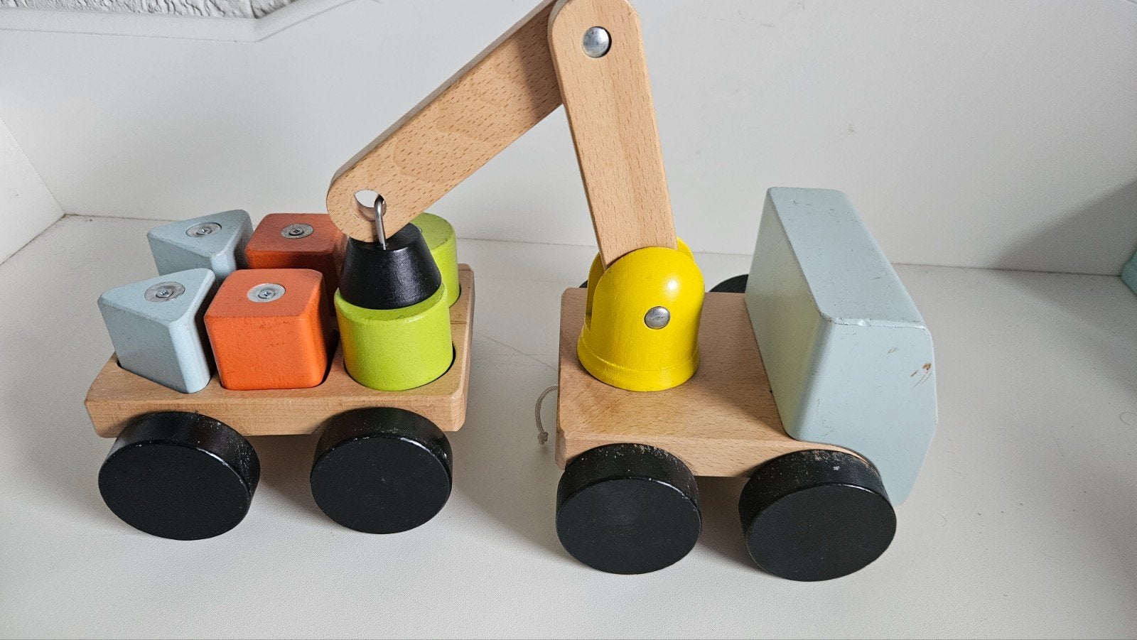 Houten kraanwagen met blokken, Kinderen en Baby's, Speelgoed | Houten speelgoed, Ophalen of Verzenden, Gebruikt, Rij- of Hobbelspeelgoed