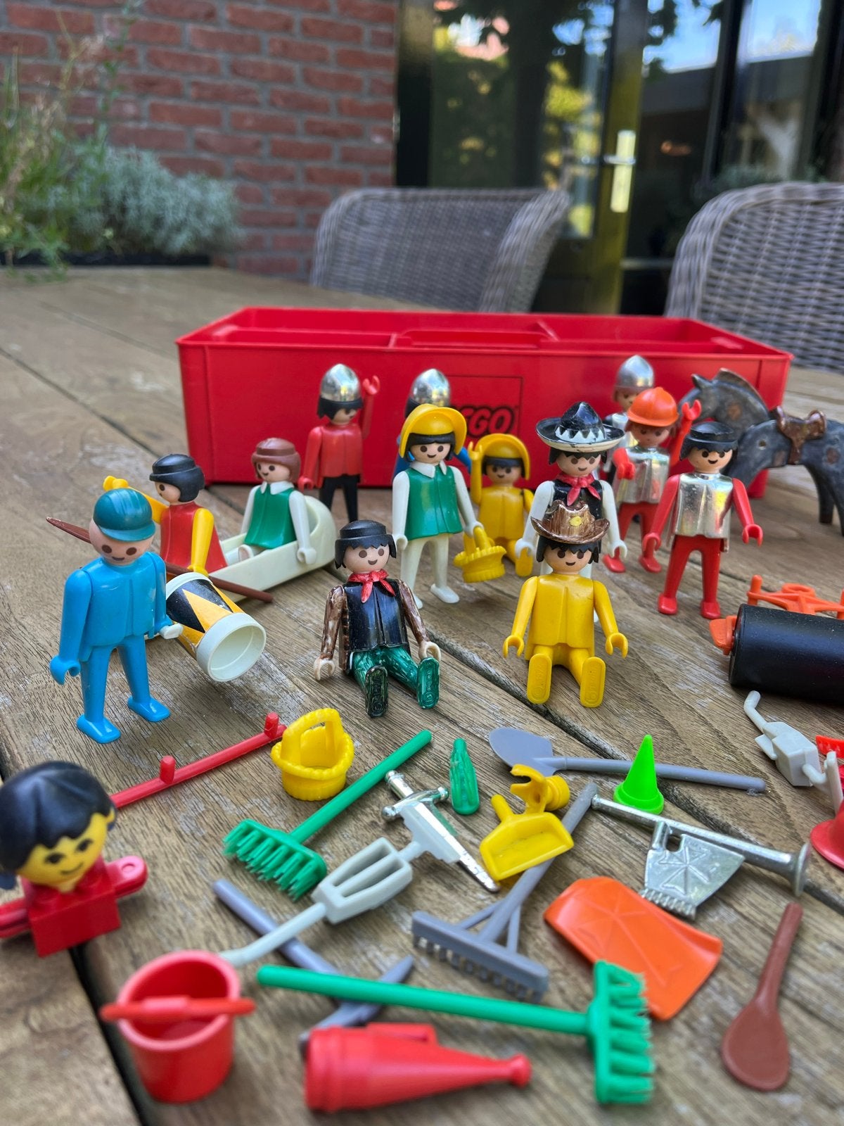 Vintage LEGO speelgoed met Playmobil figuren en accessoires, Gebruikt, Lego, Overige typen, Ophalen of Verzenden