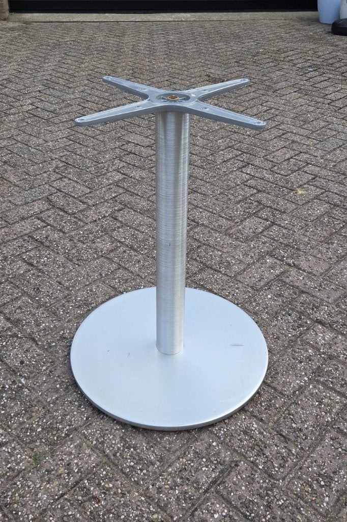4 x onderstel voor terrastafel horecatafel rond aluminium, Ophalen, Gebruikt