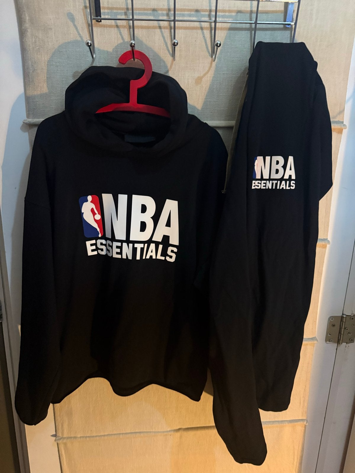 NBA Essentials Hoodie (L/XL) & Broek (M/L) - Zwart, Zwart, Overige maten, Ophalen of Verzenden, Zo goed als nieuw