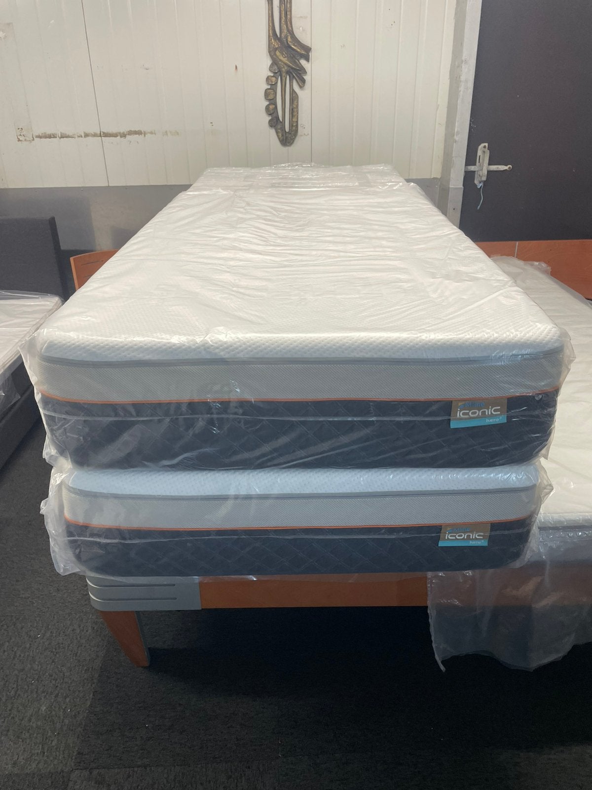 • M line ICONIC 6 Latex – stevig 2 90210 cm – dikte 25 cm, 90 cm, 210 cm, Zo goed als nieuw, Matras