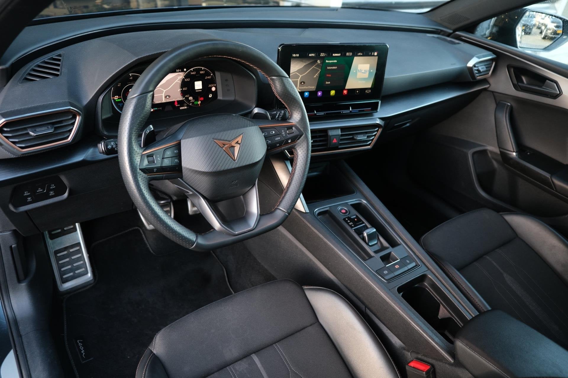 CUPRA Leon Sportstourer 1.4 e-Hybrid 204PK Led Virtual Cam N, Auto's, Cupra, Dealer onderhouden, 77 km/l, Gebruikt, Zwart