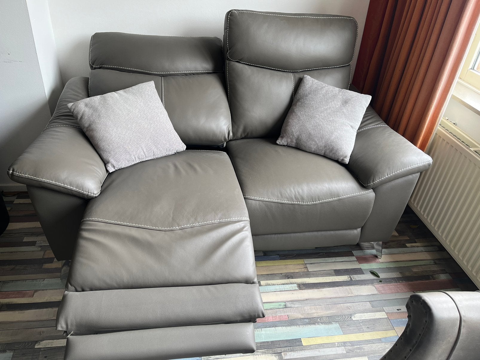 Leren relaxbank 2-zits, Ophalen, 150 tot 200 cm, Tweepersoons, Zo goed als nieuw