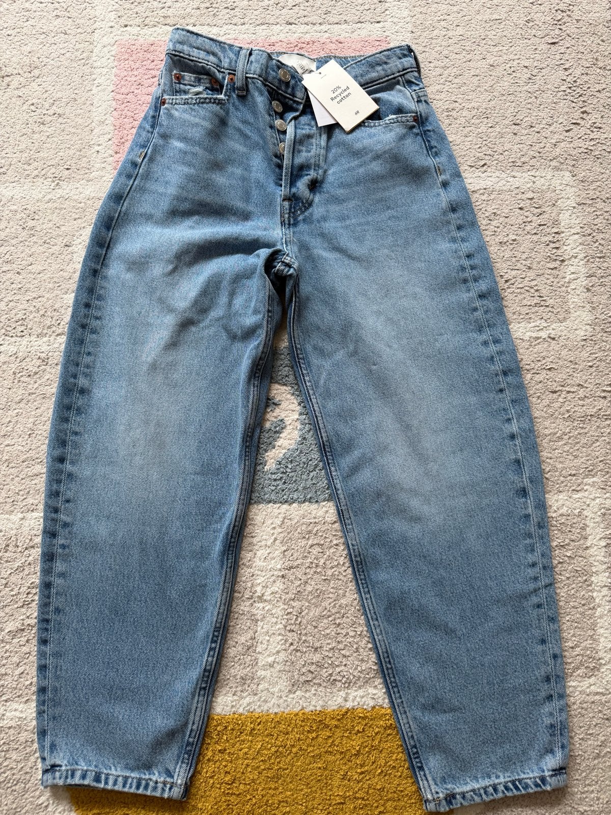 H&M Barrel Leg High Waist Jeans - Nieuw met kaartje, Kleding | Dames, Spijkerbroeken en Jeans, Ophalen of Verzenden, Nieuw, Blauw