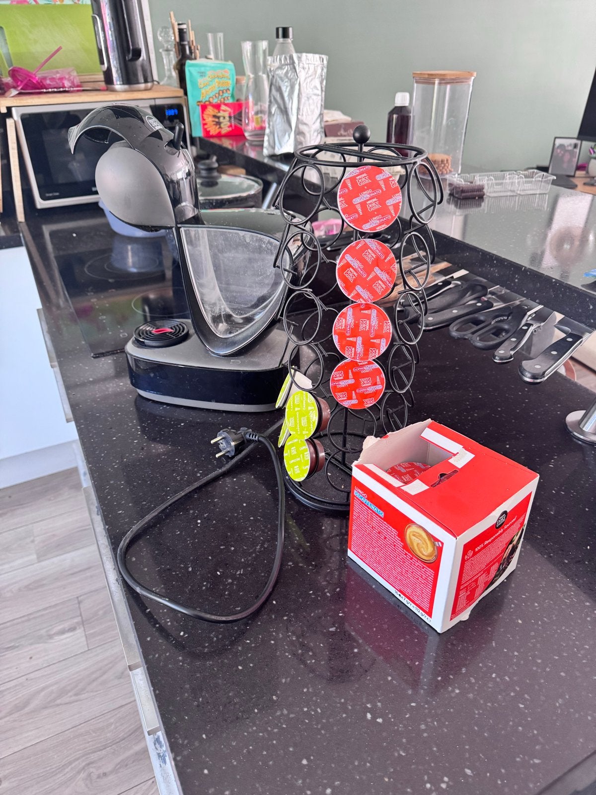 Krups Nescafé Dolce Gusto koffiezetapparaat + capsulehouder, Ophalen, Koffiepads en cups, Gebruikt, Koffiemachine