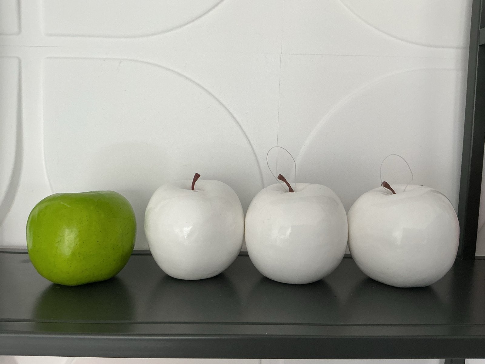 Decoratieve appels: 1 groen, 3 wit, Meerkleurig, Kunststof, Ophalen of Verzenden, Zo goed als nieuw
