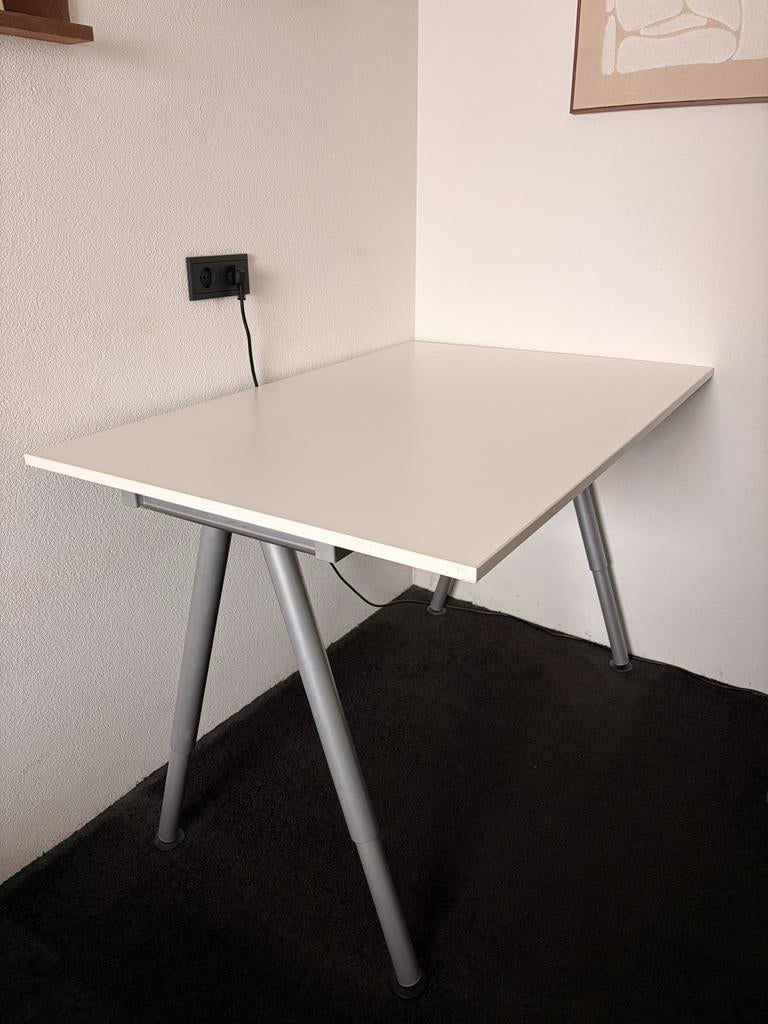 IKEA GALANT Bureau - Grijs/Wit, 120x80 cm, Huis en Inrichting, Bureaus, Ophalen, Gebruikt, 120 cm, Metaal