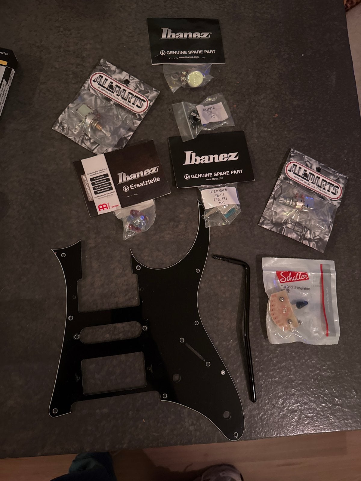 Ibanez gitaaronderdelen en pickguard, Muziek en Instrumenten, Ophalen of Verzenden, Gebruikt, Elektrische gitaar