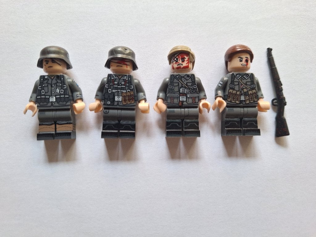 Lego ww2 Duitse Soldaten Minifiguren gewonden, Ophalen of Verzenden, Zo goed als nieuw, Overige merken