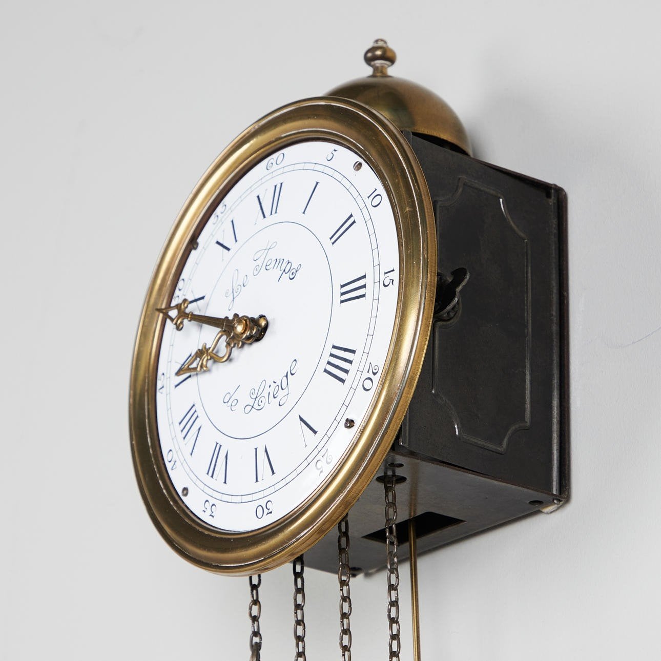 Wandklok 'Le Temps de Liège' met bel, Ophalen