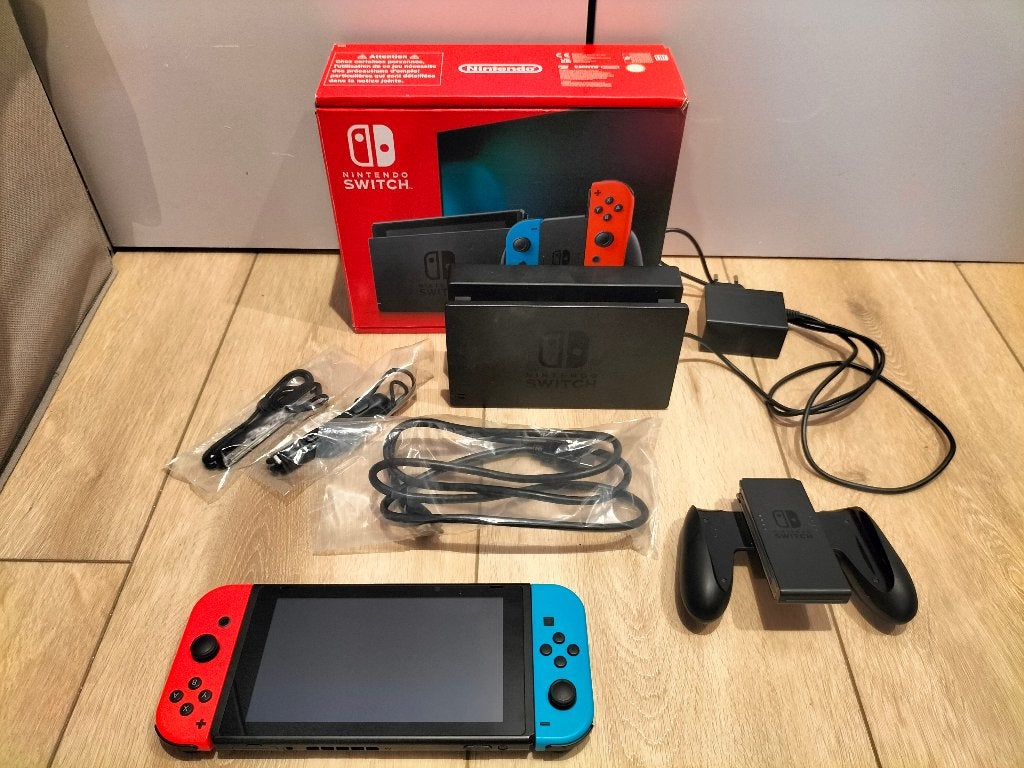 Nintendo Switch - inclusief doos en vele extra's, Ophalen, Met games, Met 2 controllers, Zo goed als nieuw