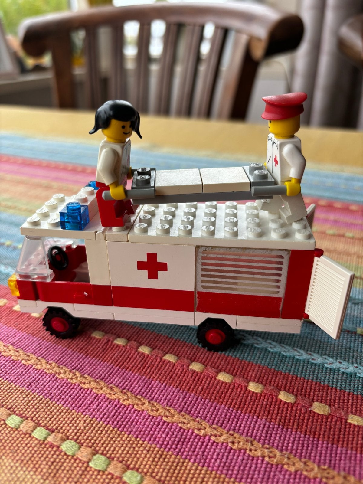 Lego Ambulance met twee poppetjes en brancard, Ophalen of Verzenden, Zo goed als nieuw, Overige merken