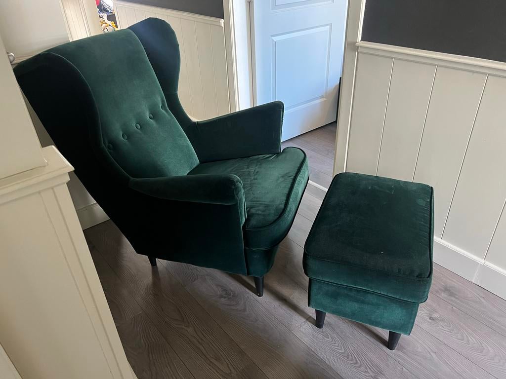 IKEA Strandmon fauteuil met voetenbank - Donkergroen, Huis en Inrichting, Fauteuils, Ophalen, Zo goed als nieuw, Stof, 75 tot 100 cm