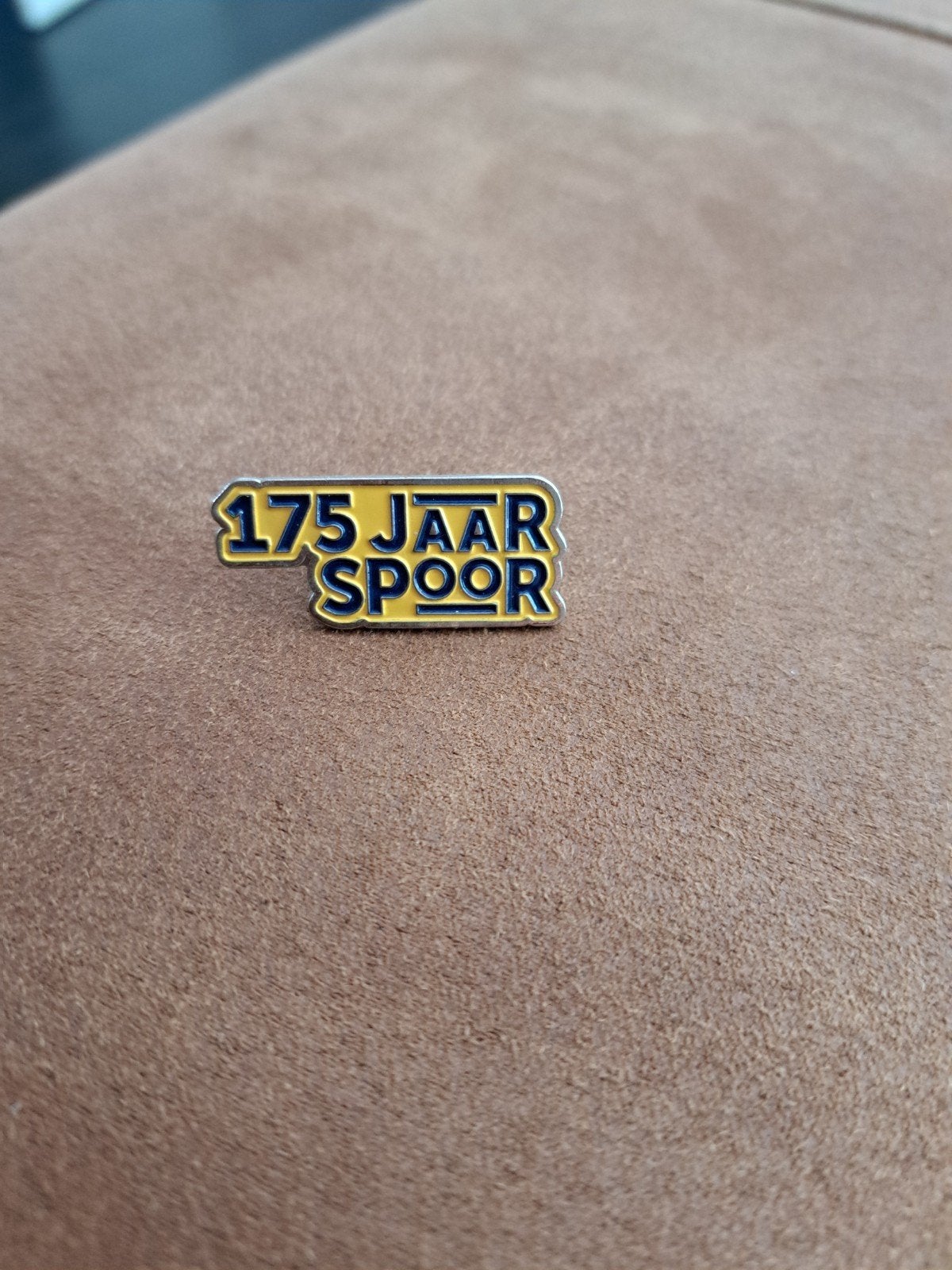 Speldje 175 Jaar Spoor NS, Verzamelen, Ophalen of Verzenden, Zo goed als nieuw, Transport, Speldje of Pin