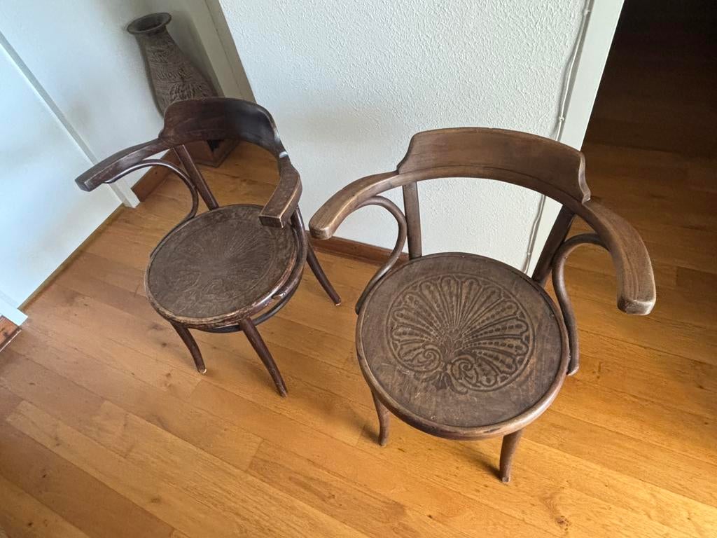 Antieke bentwood armstoelen. Thonet-stijl. Originele staat, Ophalen