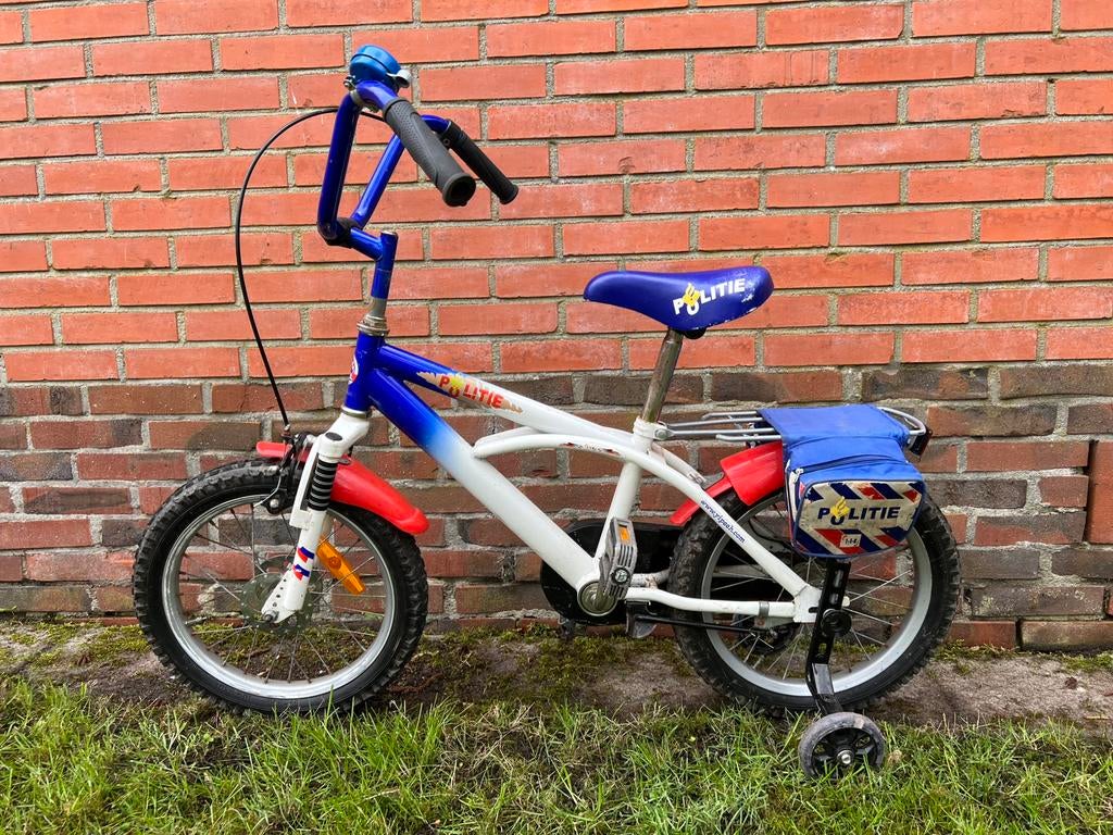 Politie kinderfiets met zijwieltjes en accessoires, Fietsen en Brommers, Ophalen, Gebruikt, 16 tot 20 inch, Zijwieltjes