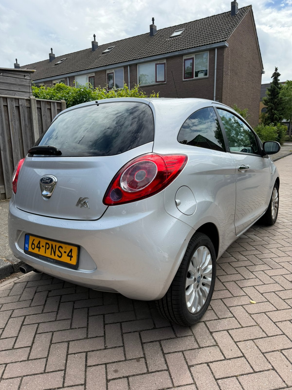 Ford Ka 1.2 69pk 2011 Grijs, Auto's, Ford, Voorwielaandrijving, 1242 cc, 4 cilinders, 4 stoelen