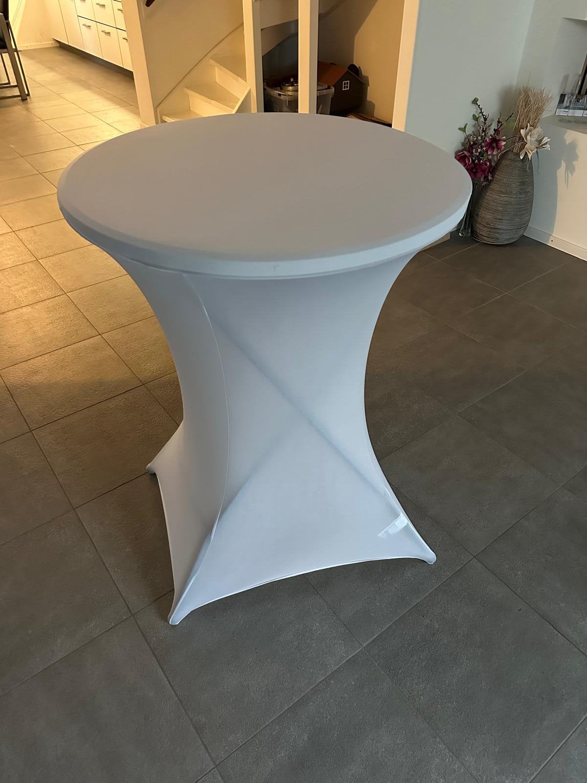 4 sta tafels te huur tilburg Dresdenstraat, Ophalen of Verzenden, Zo goed als nieuw