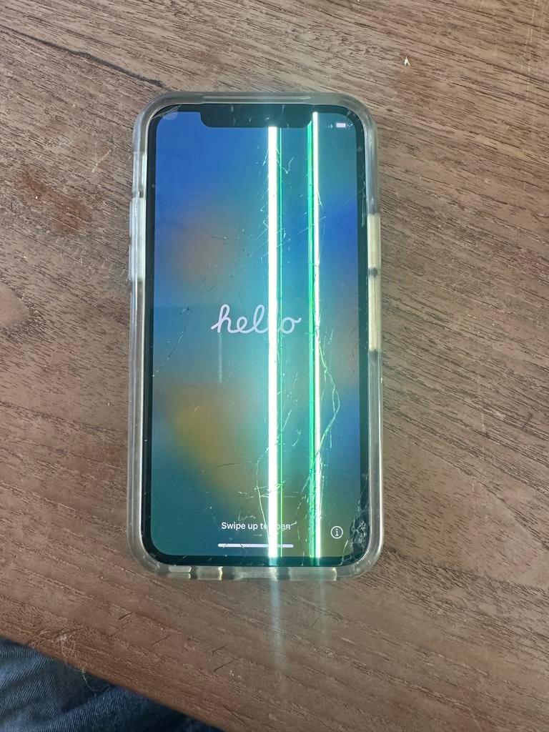 iPhone XS met zware schade - voor onderdelen of reparatie, Telecommunicatie, Mobiele telefoons | Apple iPhone, Gebruikt, IPhone XS