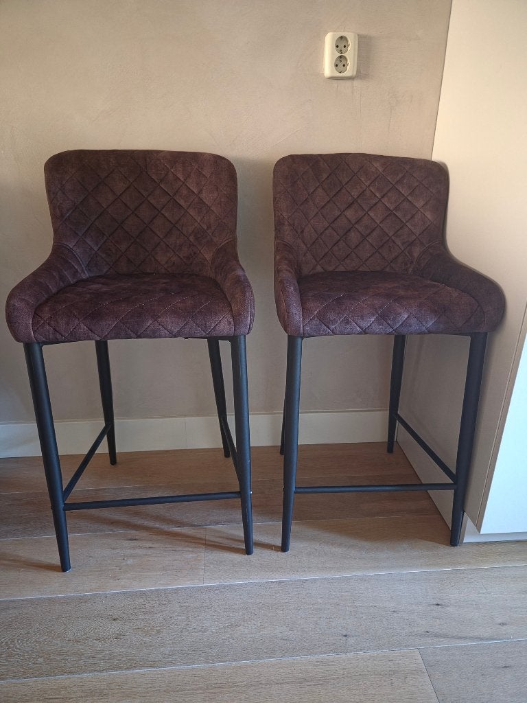 2 barstoelen, bruin, van Haco, Huis en Inrichting, Stoelen, Ophalen, Twee, Bruin, Zo goed als nieuw