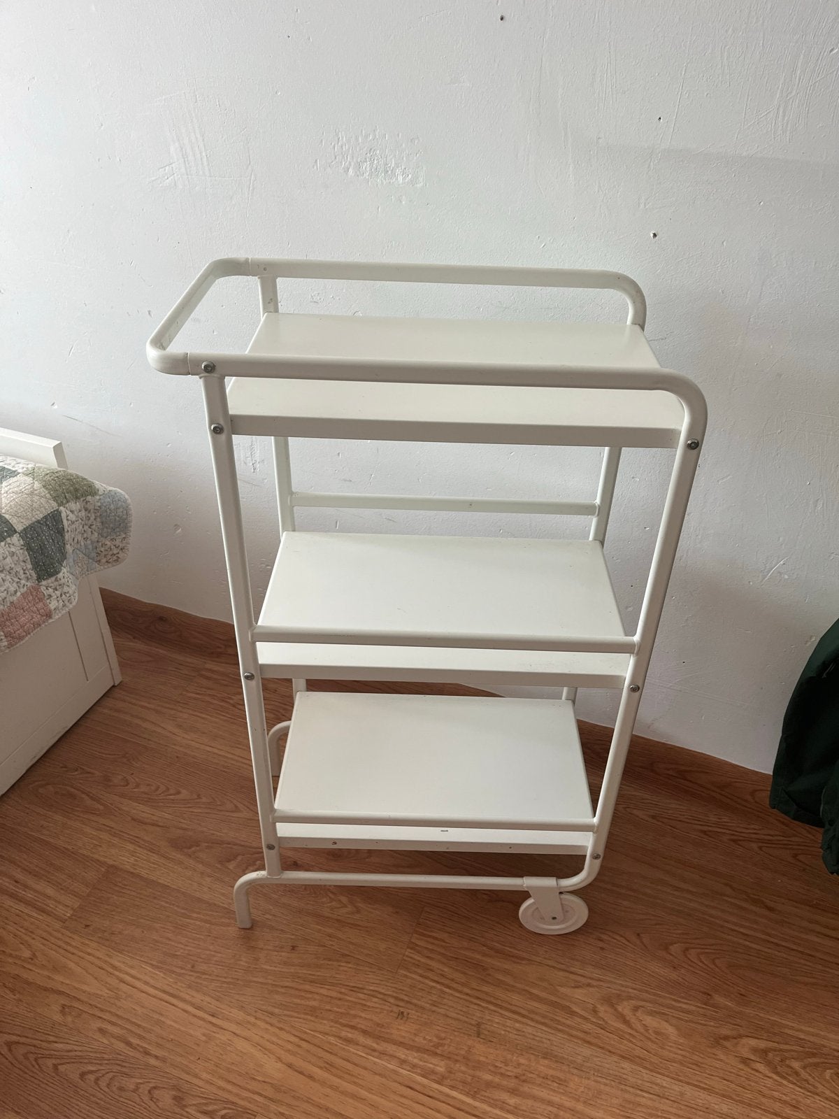 Handige witte roltafel met 3 planken, Ophalen of Verzenden, Gebruikt