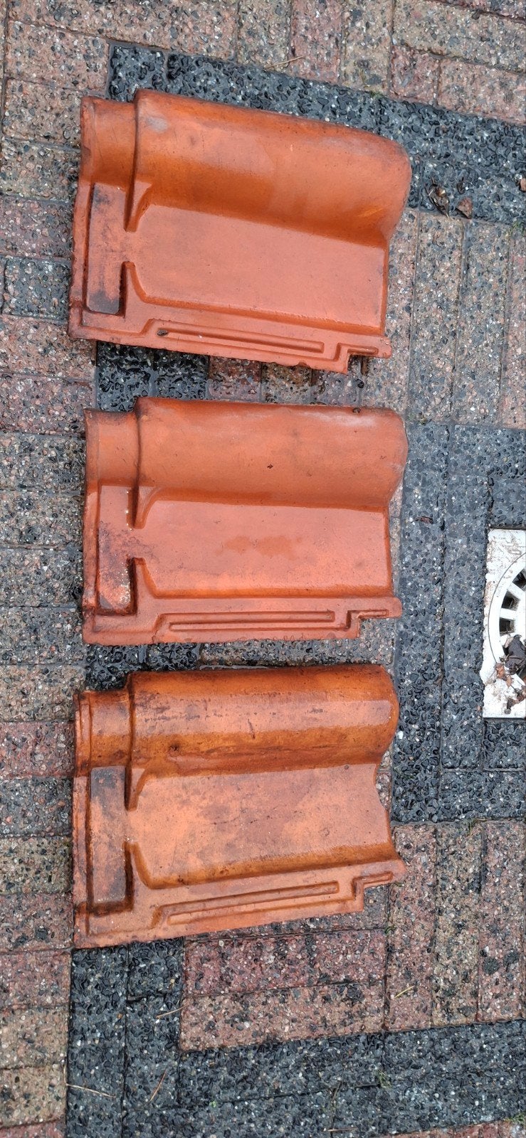 GRATIS Partij oude dakpannen ca. 120 stuks -- Zelf ophalen, Doe-het-zelf en Verbouw, Dakpannen en Dakbedekking, Ophalen, Gebruikt