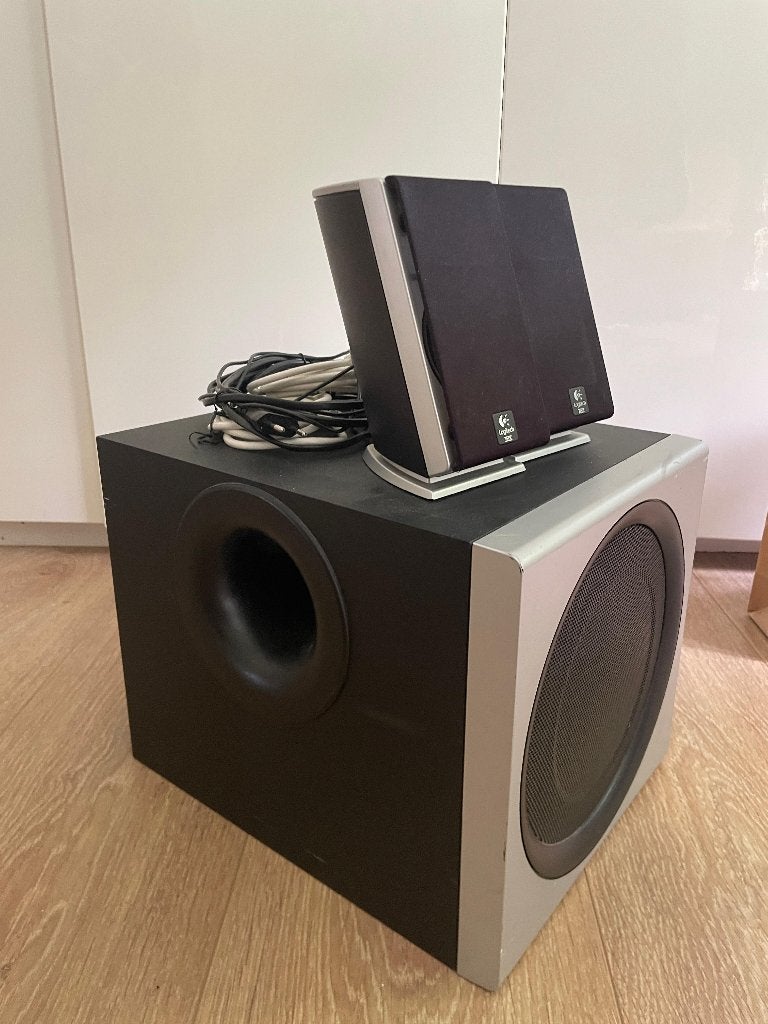 Logitech computer speaker  Z-2300, Computers en Software, Ophalen of Verzenden, Gebruikt, Overige typen, LOGITECH (creative)