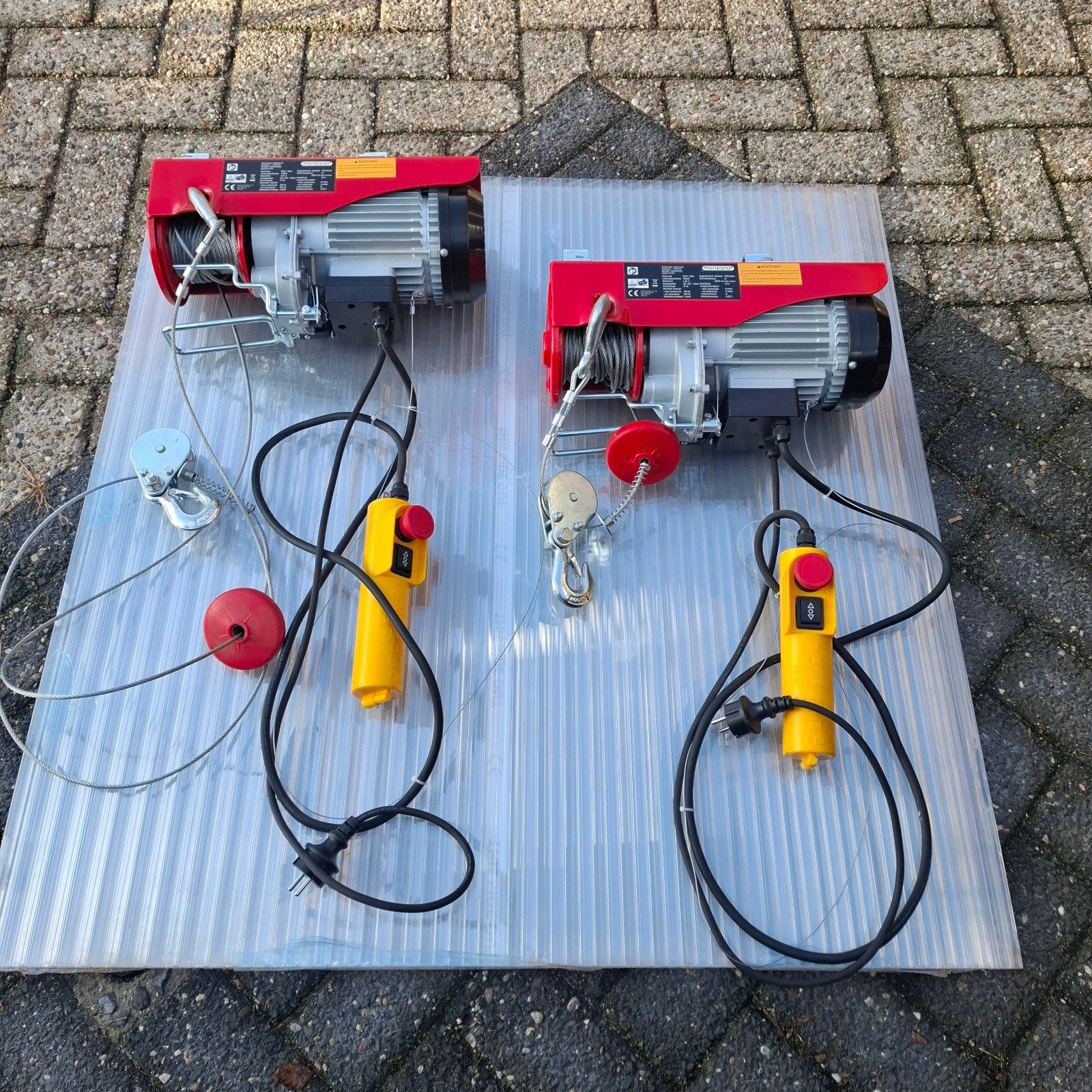Monzano Elektrische Kabeltakel 200/400kg - Nieuw, Doe-het-zelf en Verbouw, Ophalen, Nieuw