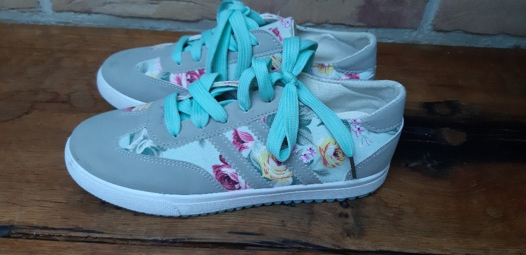 prachtige sneakers met bloemenmotief, Overige kleuren, Nieuw, Ophalen of Verzenden, Sneakers of Gympen