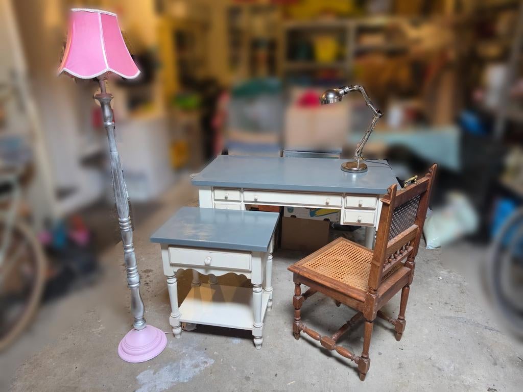Brocante vintage bureau set met stoel, lamp en kastje – shab, Ophalen, Gebruikt
