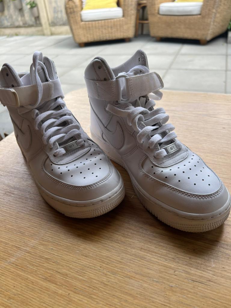 Nike schoenen, Wit, Ophalen of Verzenden, Sneakers of Gympen, Zo goed als nieuw