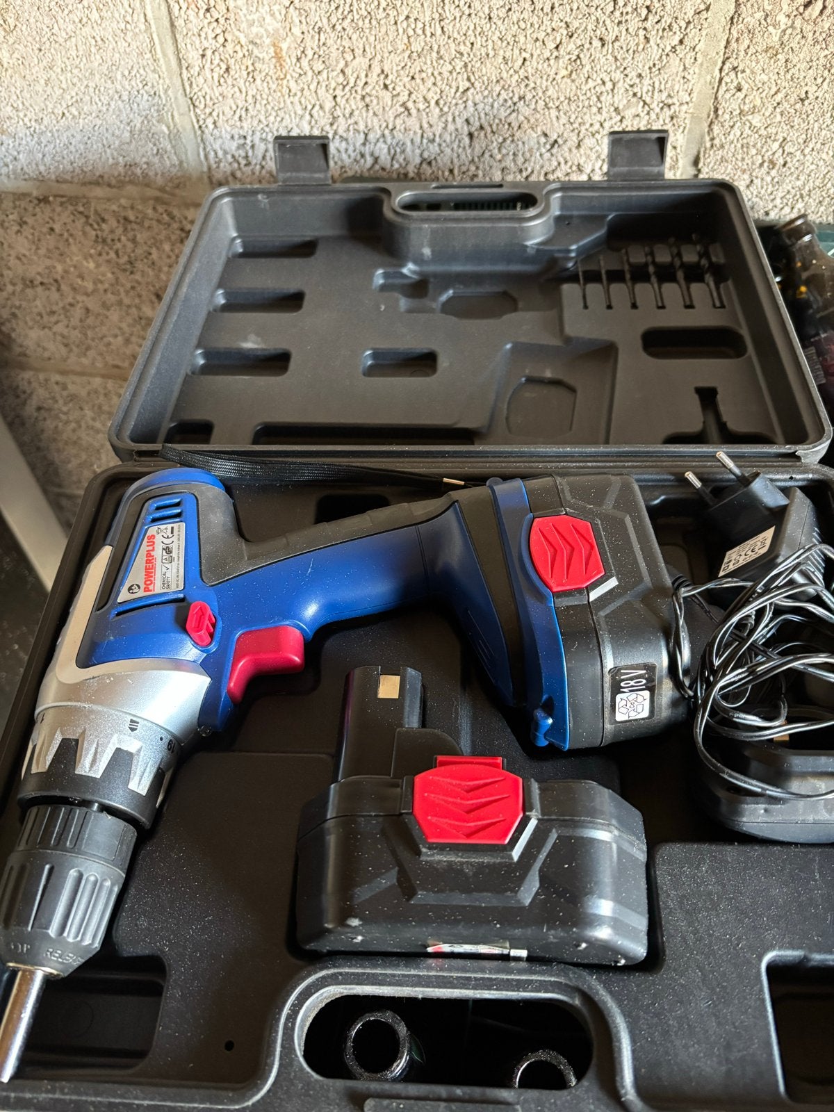 Powerplus 18V Boormachine met Accu en Oplader, Boormachine, Gebruikt, Variabele snelheid, Ophalen of Verzenden