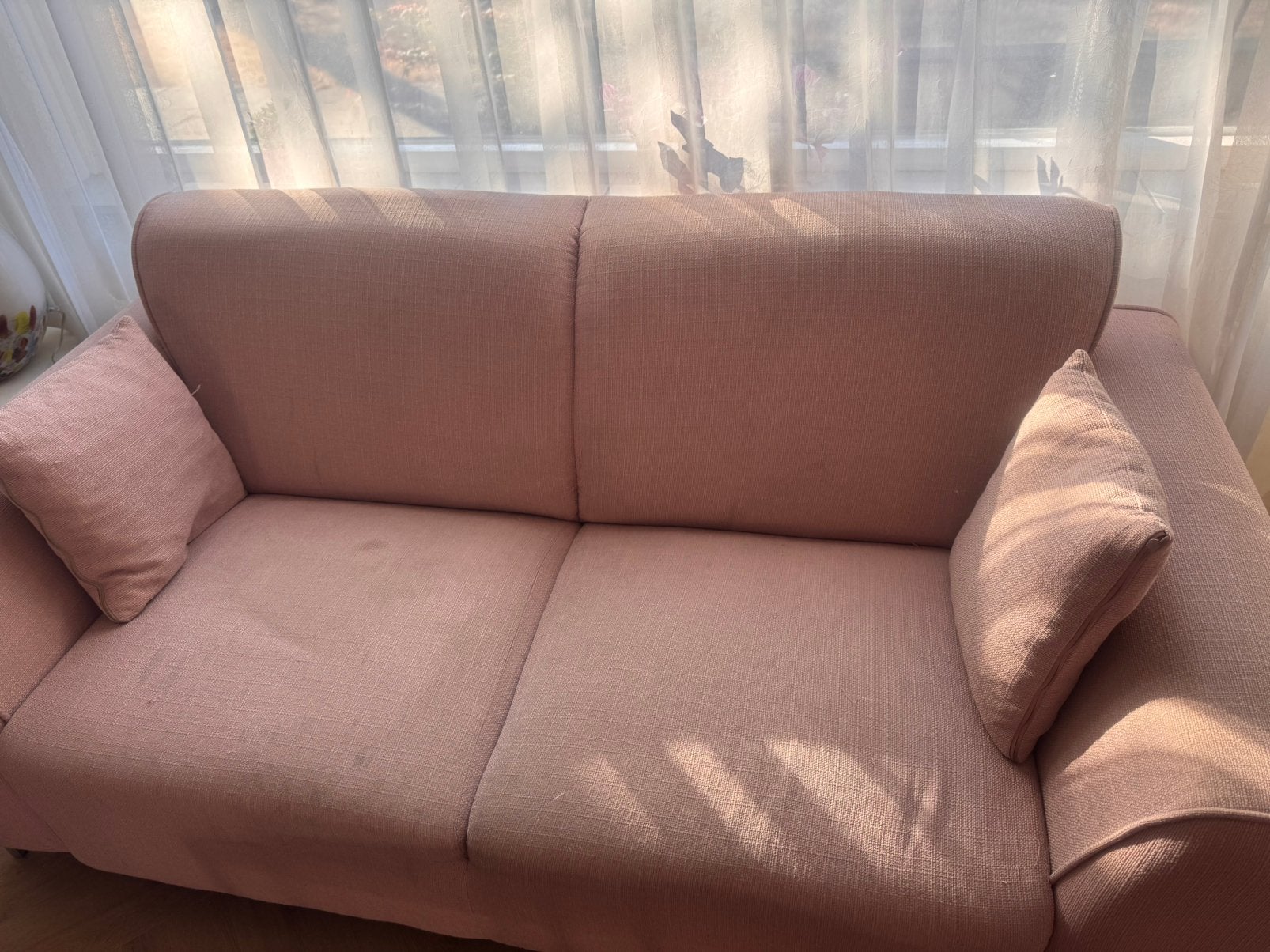 Licht Roze Florenzzi 2-zitsbank (moet snel weg), Huis en Inrichting, Banken | Bankstellen, Ophalen, Gebruikt, Minder dan 75 cm