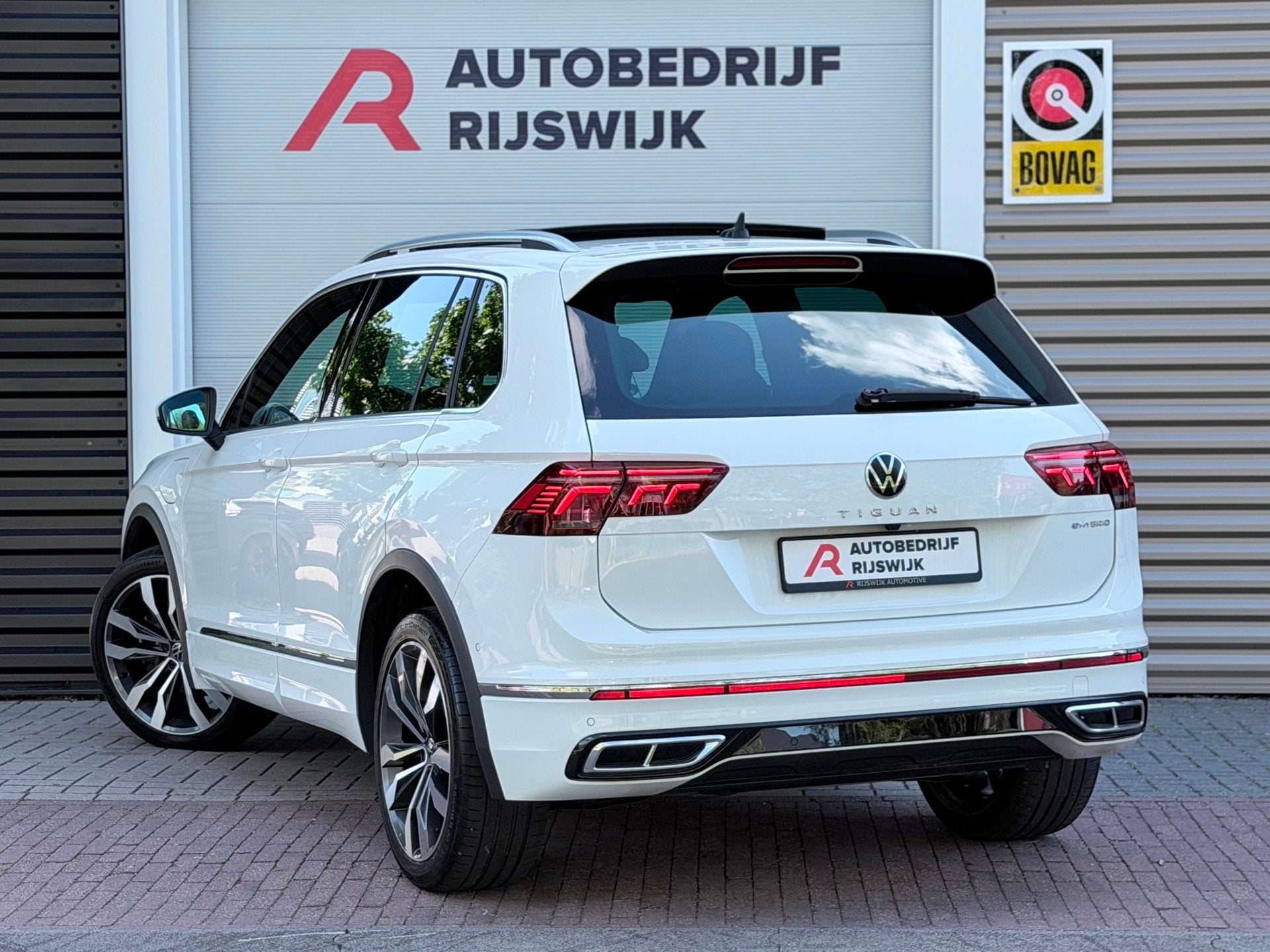 Volkswagen TIGUAN 1.4 TSI eHybrid R-Line Pano/Keyless/Camera, 4 cilinders, Wit, Automatische klimaatregeling, Hybride Elektrisch/Benzine