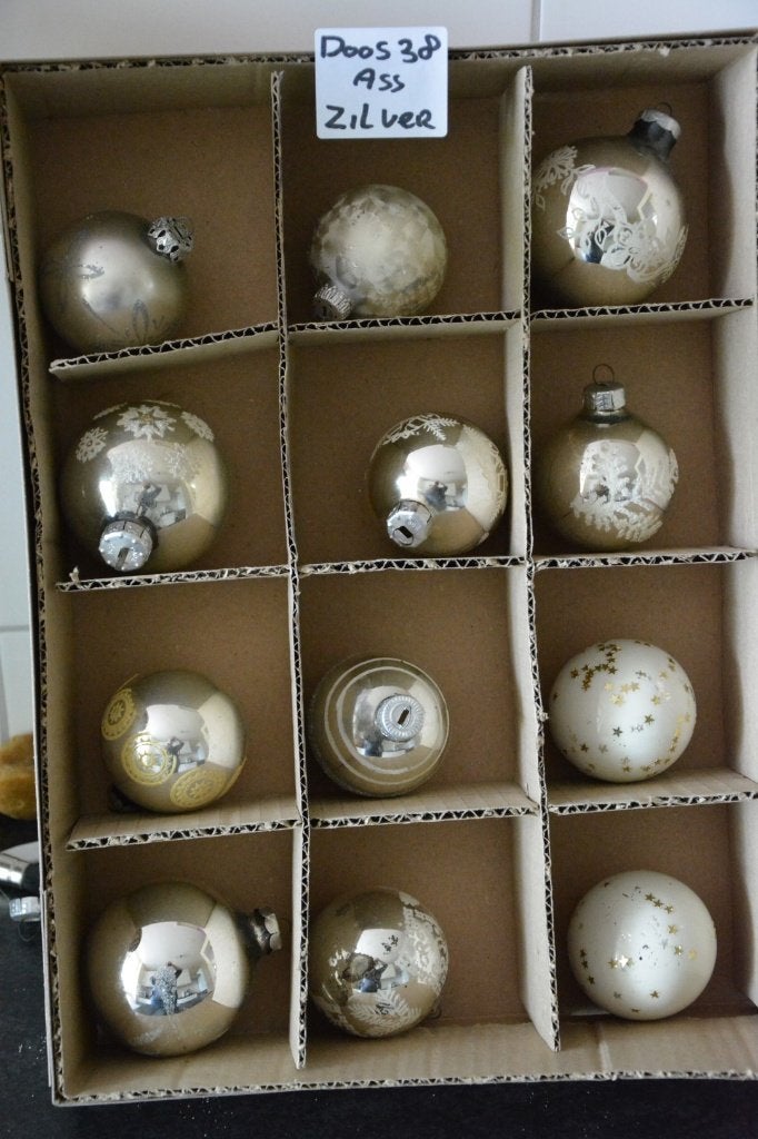 Kerstballen zilver Doos 38, Ophalen of Verzenden, Zo goed als nieuw