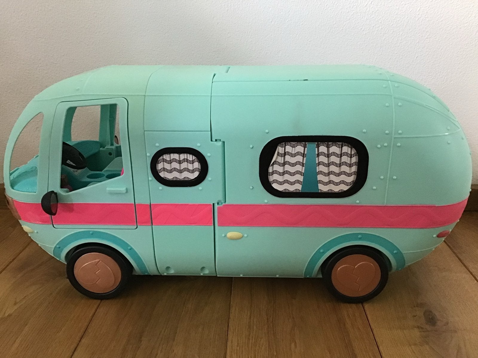 L.O.L. Surprise! 4-in-1 Glamper Camper Speelset, Kinderen en Baby's, Speelgoed | Speelgoedvoertuigen, Ophalen of Verzenden, Gebruikt