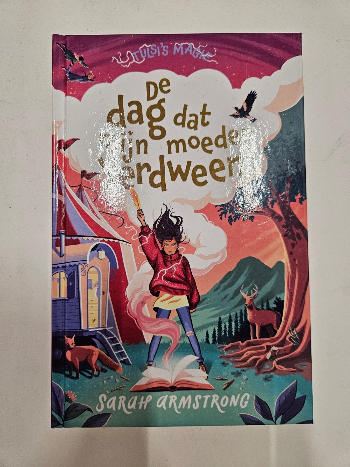 Sarah Armstrong - De dag dat mijn moeder verdween, Ophalen of Verzenden, Zo goed als nieuw, Sarah Armstrong