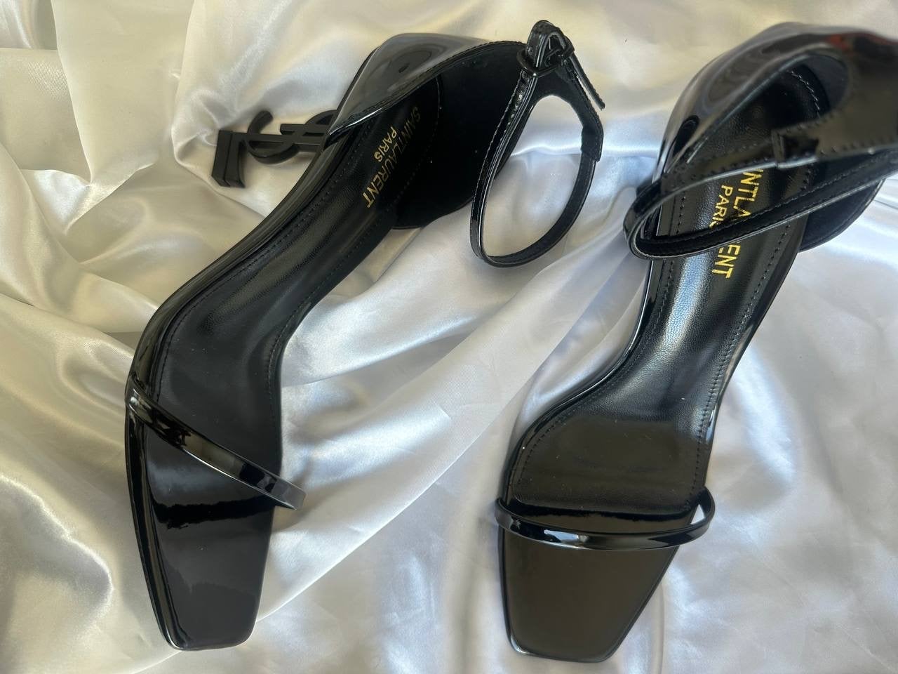 Saint Laurent Opyum Sandalen Zwart Lakleer Maat 39, Kleding | Dames, Schoenen, Ophalen of Verzenden, Zo goed als nieuw, Zwart