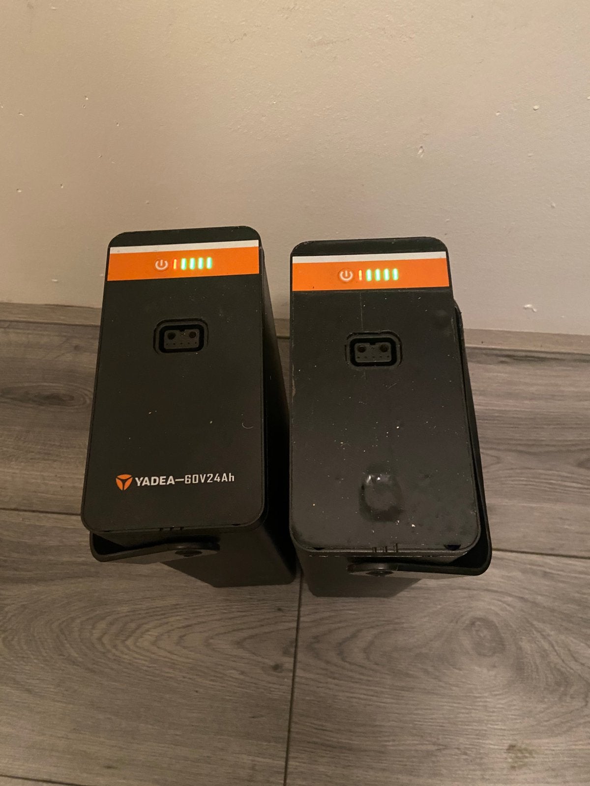Yadea Lithium Accu 60v 24AH 2stuk, Ophalen, Gebruikt, Overige typen, Overige merken