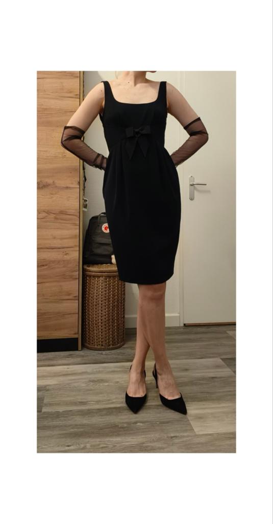 Stunning Vintage Moschino Cheap and Chic Black Bow Dress, Maat 38/40 (M), Moschino Cheap and Chic, Zwart, Ophalen of Verzenden