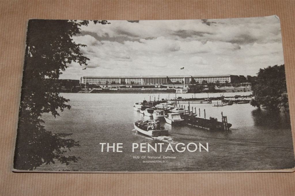 Oude propaganda-uitgave over het Pentagon - 1950, Ophalen of Verzenden, Zo goed als nieuw, Europa