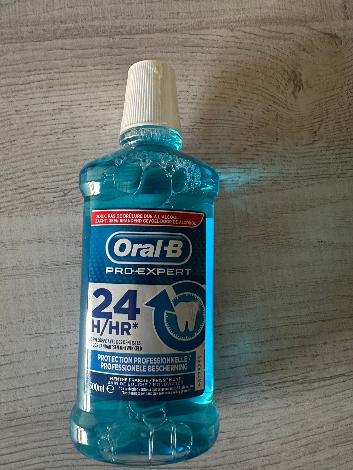Oral B mondwater ONGEBRUIKT, Sieraden, Tassen en Uiterlijk, Ophalen of Verzenden, Nieuw, Overige typen