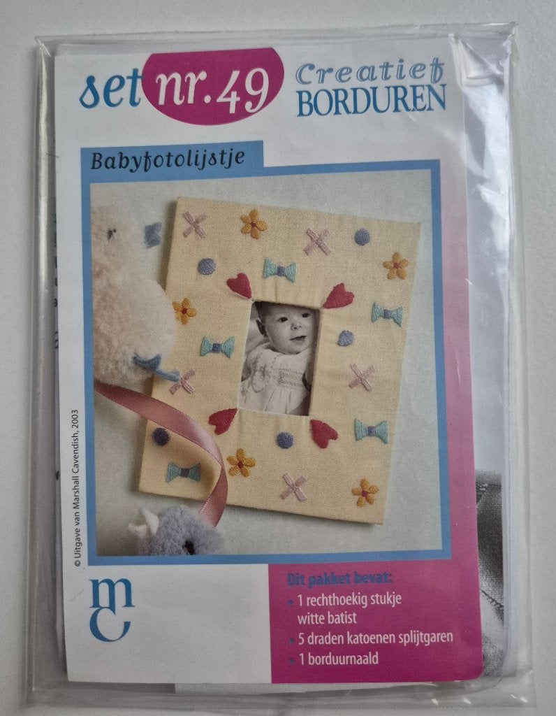 Borduurpakketje Babyfotolijstje (Nieuw), Hobby en Vrije tijd, Verzenden, Nieuw, Handborduren, Borduurpakket